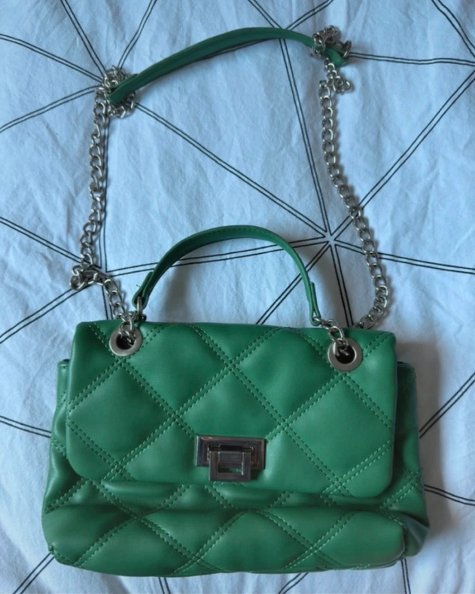 bolsa verde stradivarius – photo 2